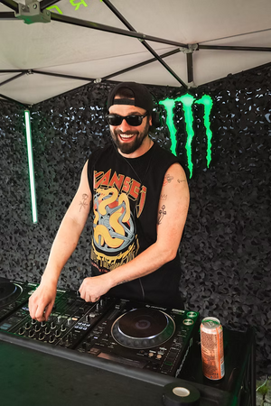 Bar Logo Snapback (Black)